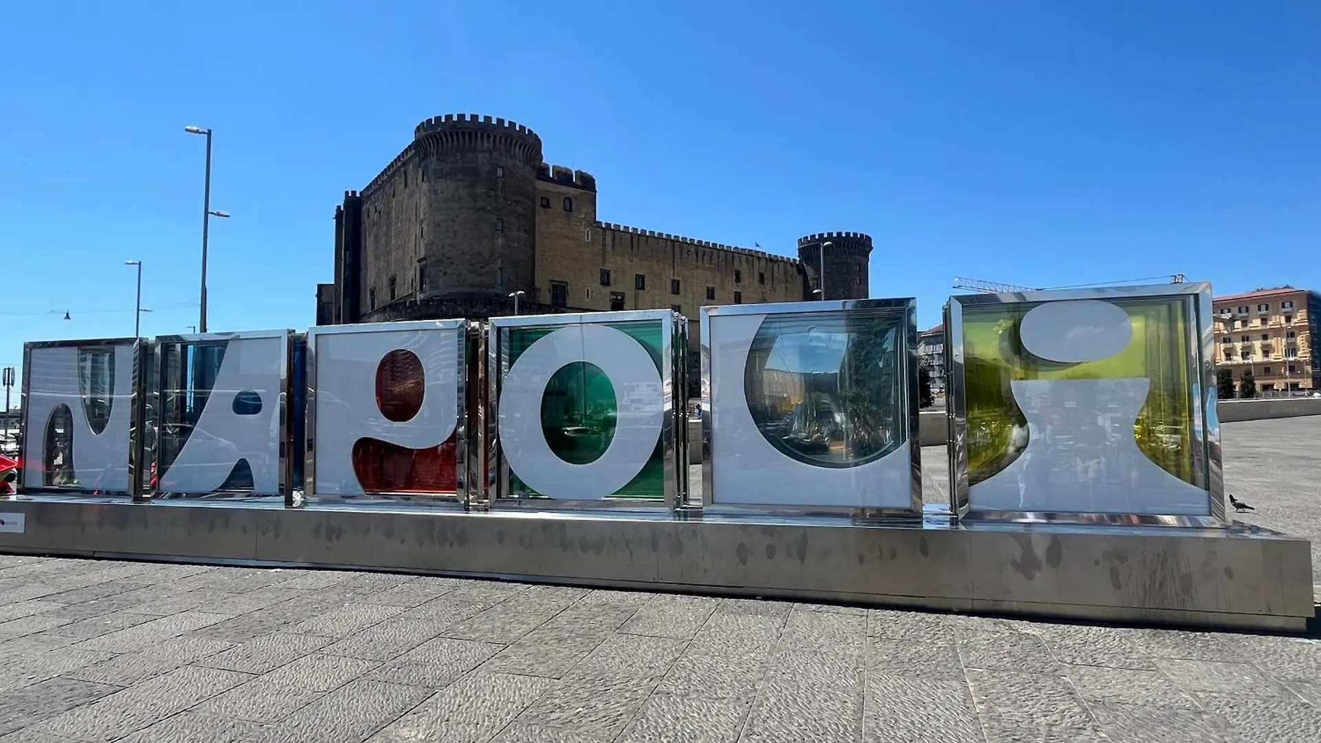 Casetta Piazza Plebiscito Nápoles Italia
